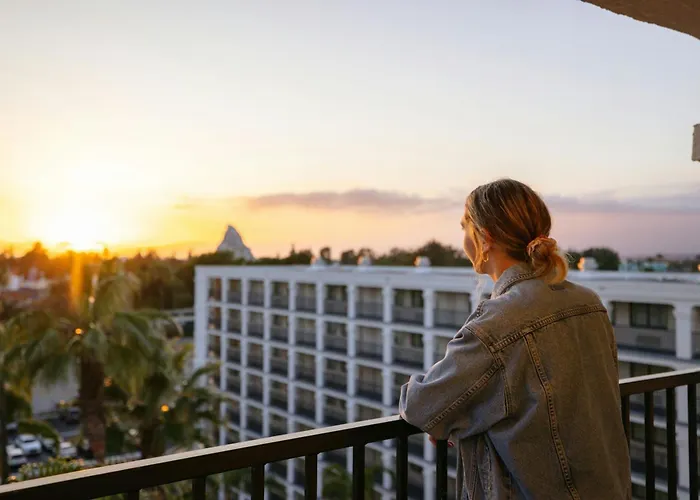 Fairfield By Marriott Anaheim Resort